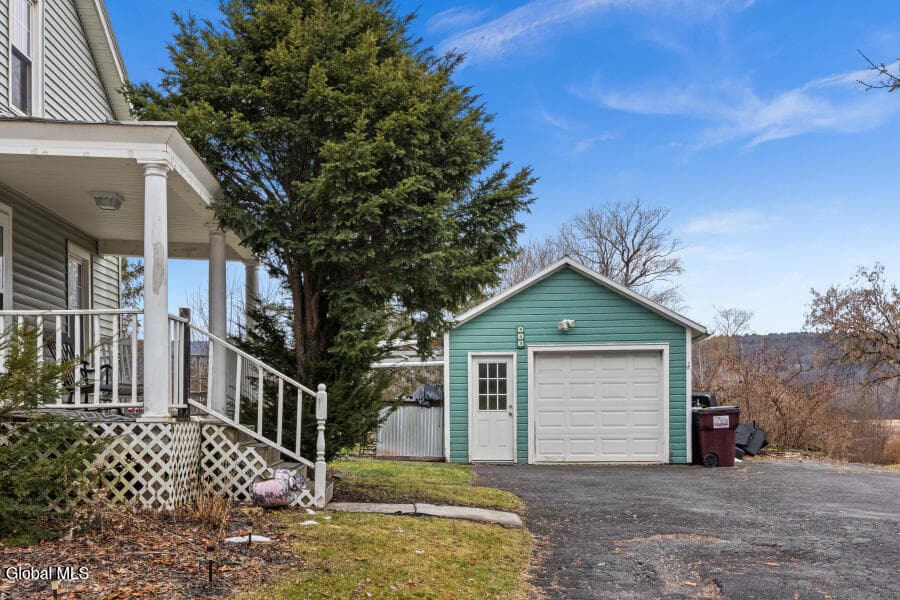 343 Main Street, photo 2