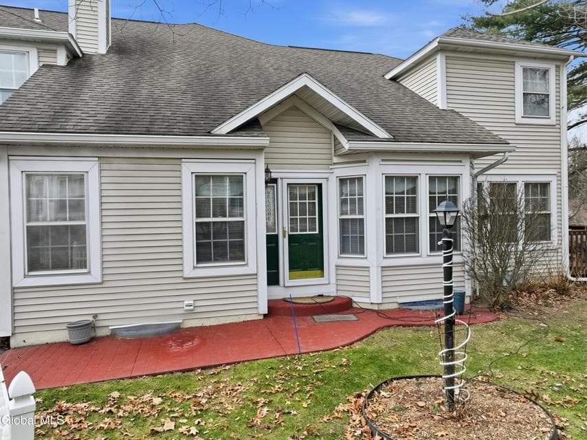 138 Killarney Drive, photo 2