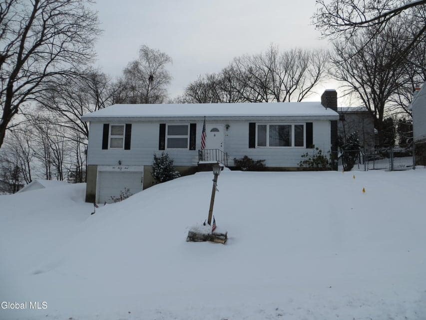 34 Wolfert Avenue, photo 1