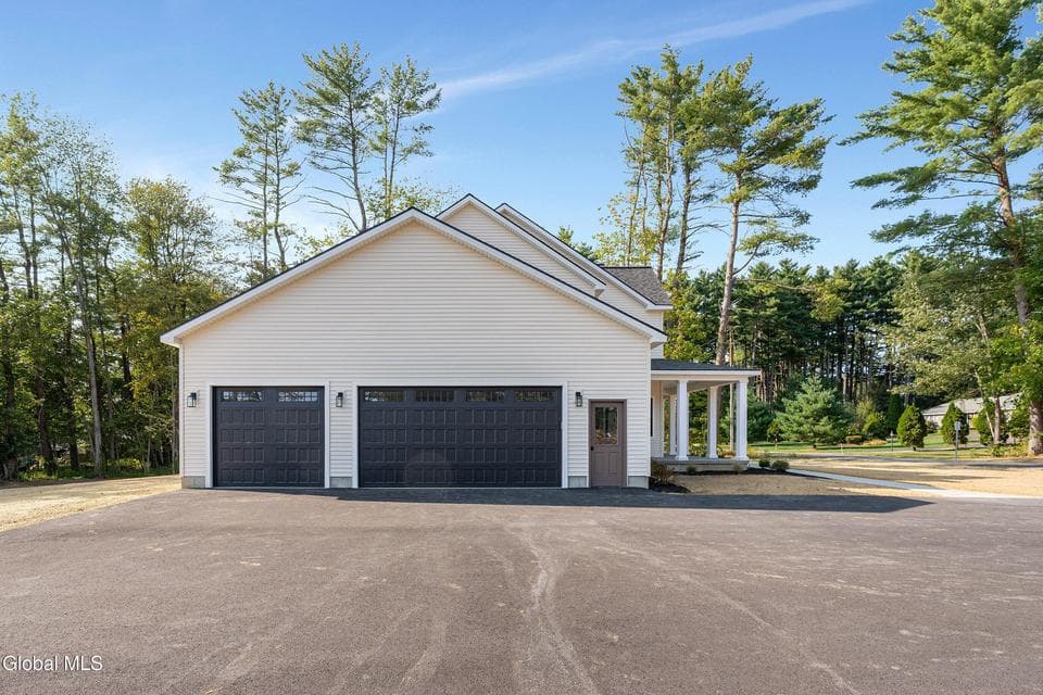 227 Pinewood Drive, photo 4