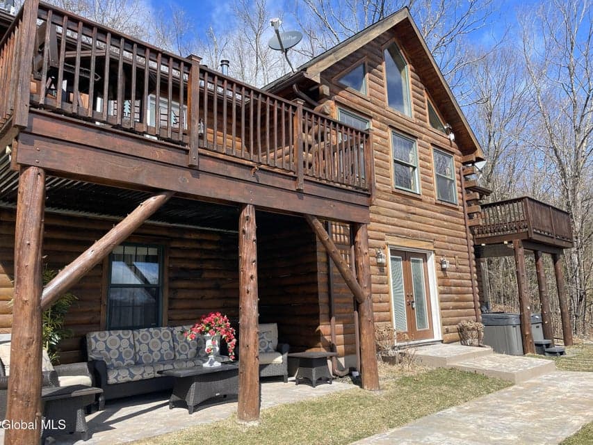 95 Powers Court, photo 1