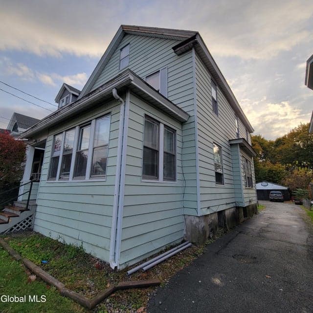 212 Ontario Street, photo 2