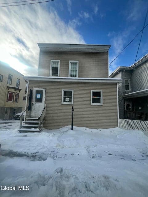 77 Grove Street, photo 1