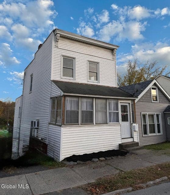 269 Broadway, photo 1