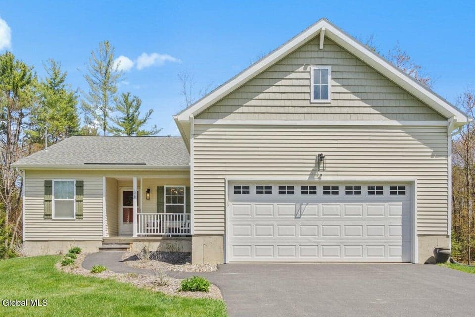 36 Tom Sawyer Drive, photo 1