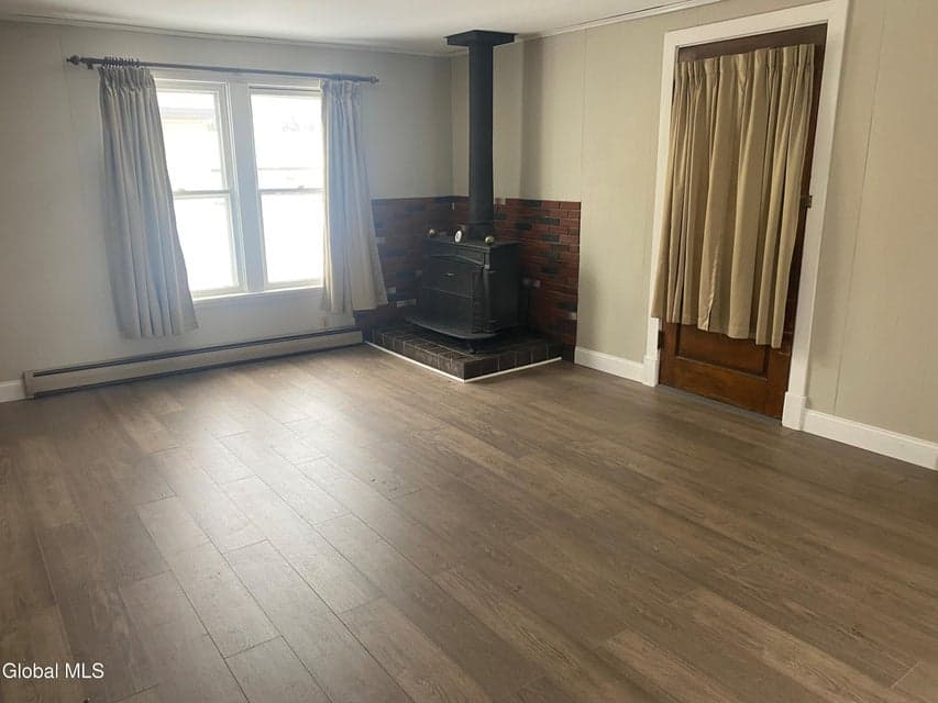 1126 Vinewood Avenue, photo 3