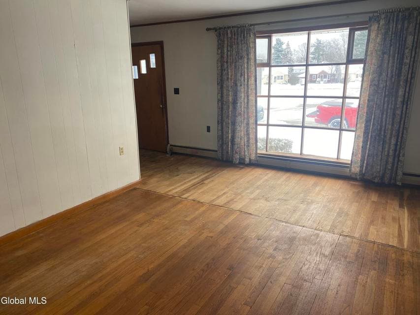 1126 Vinewood Avenue, photo 2