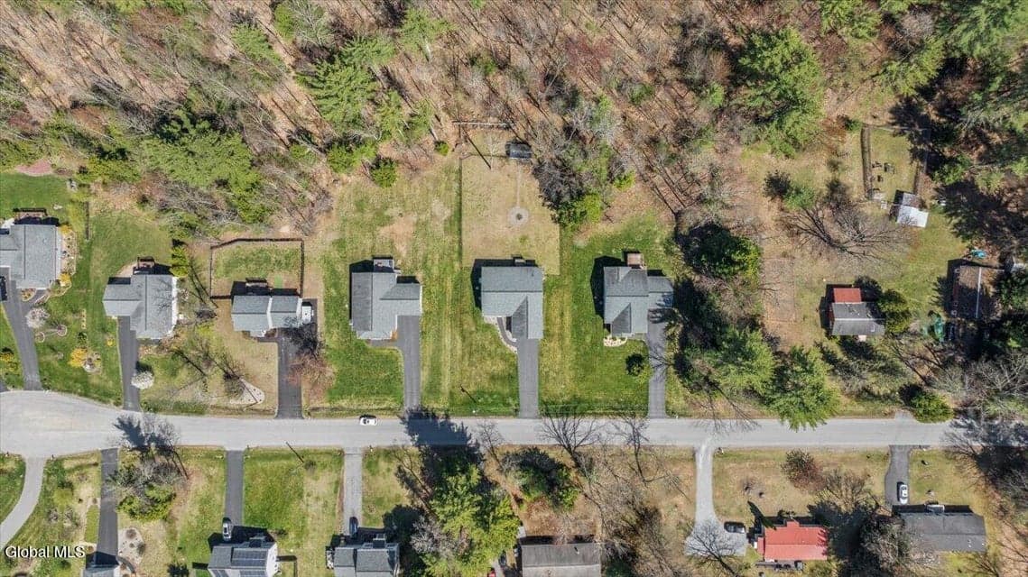 36 Tom Sawyer Drive, photo 4