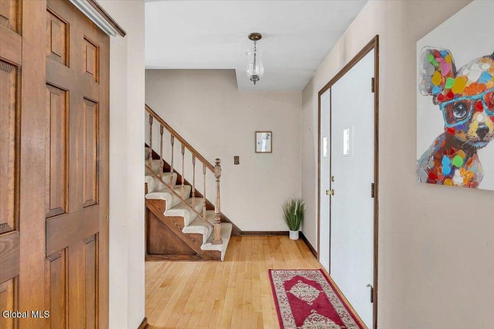 767 Huntingdon Drive, photo 4
