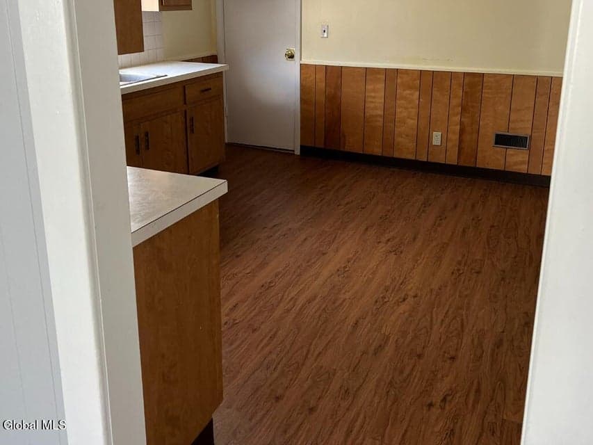 70 6th Avenue, photo 4