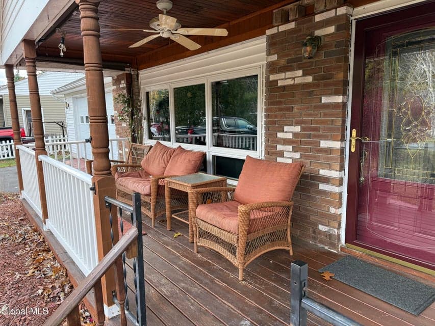 47 Pinewood Road, photo 2