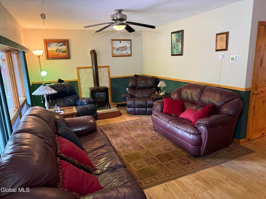 47 Pinewood Road, photo 3