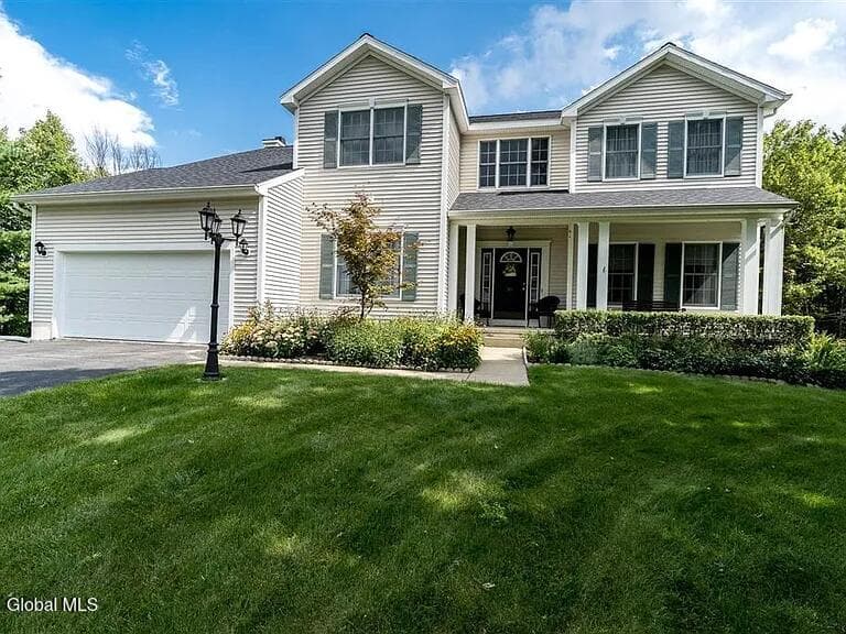30 Ivywood Drive