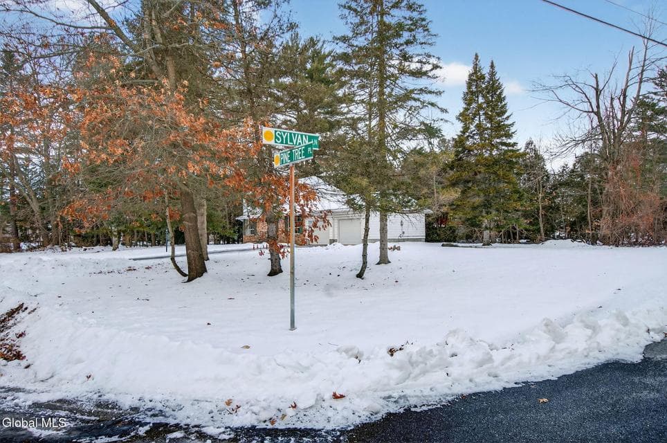 12 Pine Tree Place, photo 5