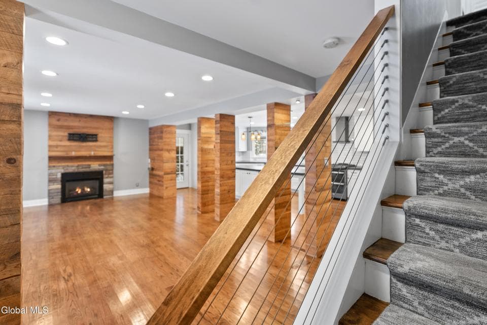 9 Van Dyke Avenue, photo 3
