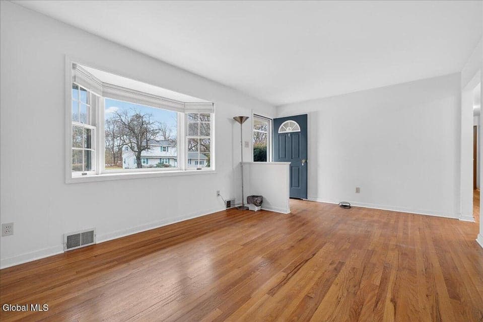 15 Cornelia Avenue, photo 5