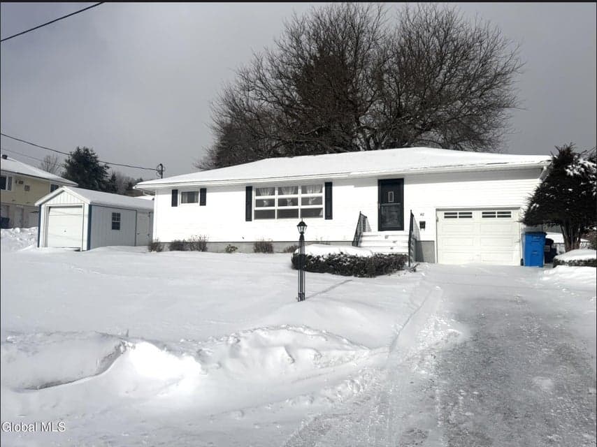40-42 Lee Avenue, photo 1