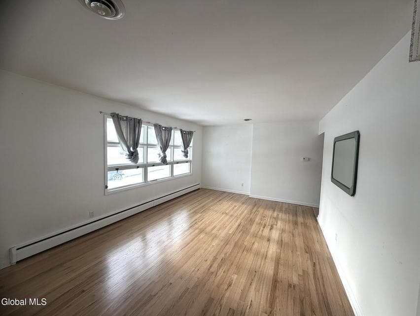 40-42 Lee Avenue, photo 3