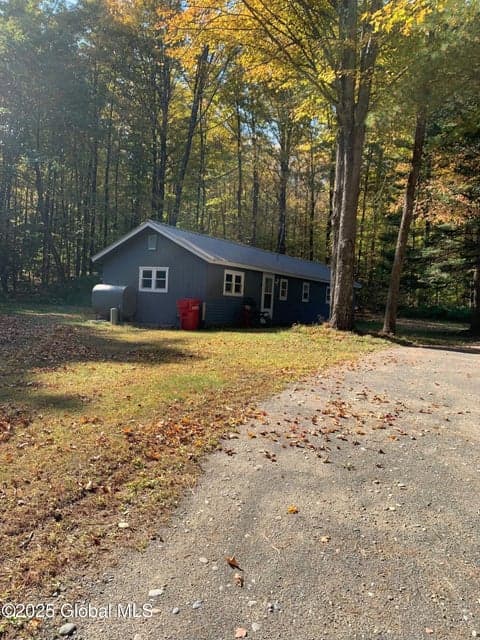 326 Middle Road, photo 5