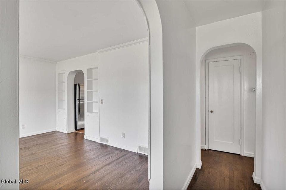 211 Shaker Road, photo 3