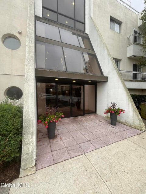 170-190 Schofield Street, photo 2