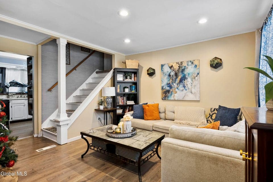 3041 E Lydius Street, photo 4