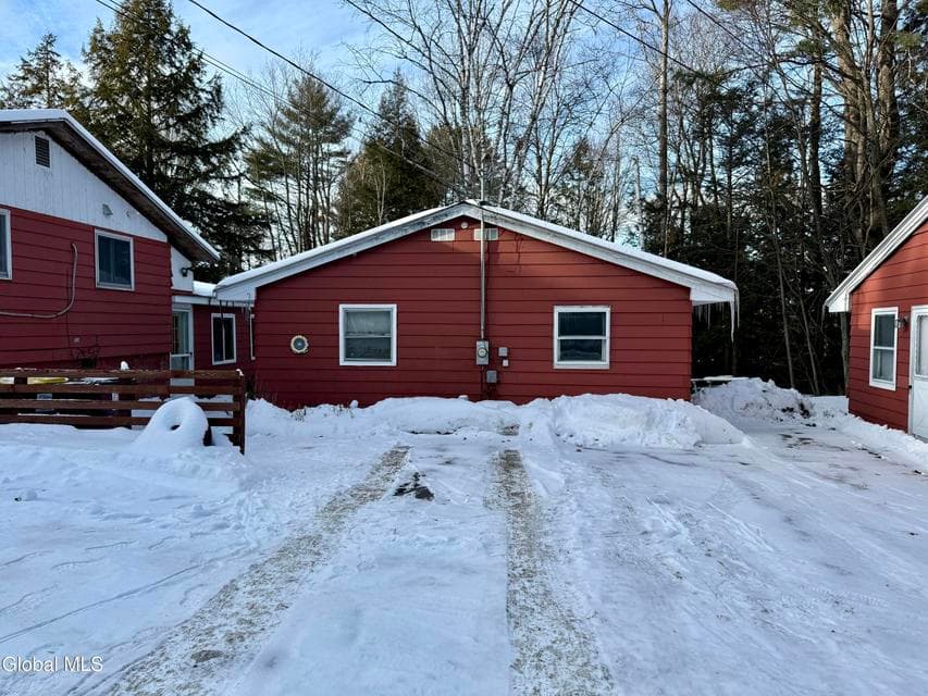 51.68 acres · Triplex, photo 4