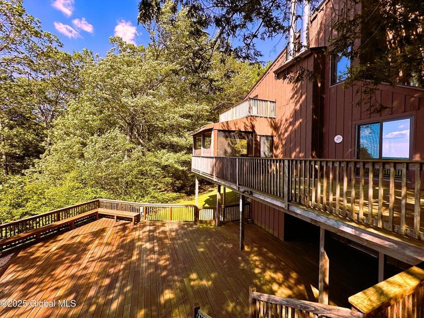 308 Shaker Ridge Drive, photo 1