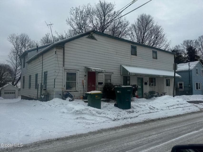 52 Oak Street, photo 1