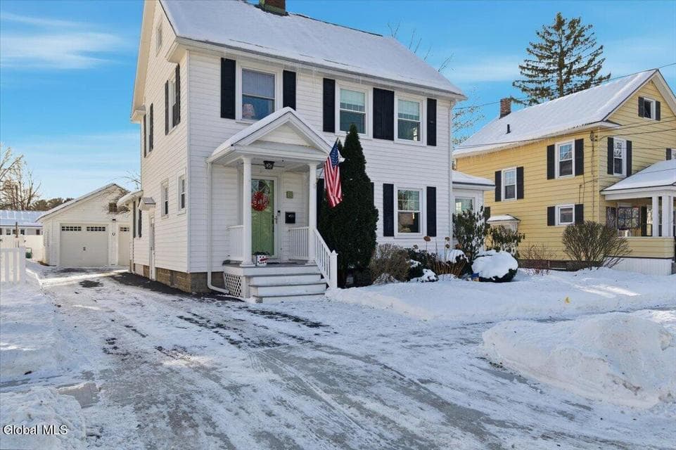 15 Raymond Avenue, photo 1
