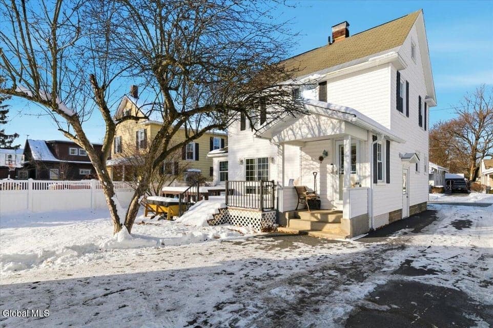 15 Raymond Avenue, photo 2