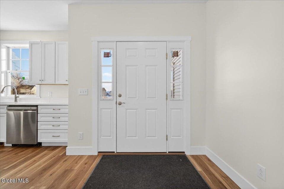 1 Elena Court, photo 5