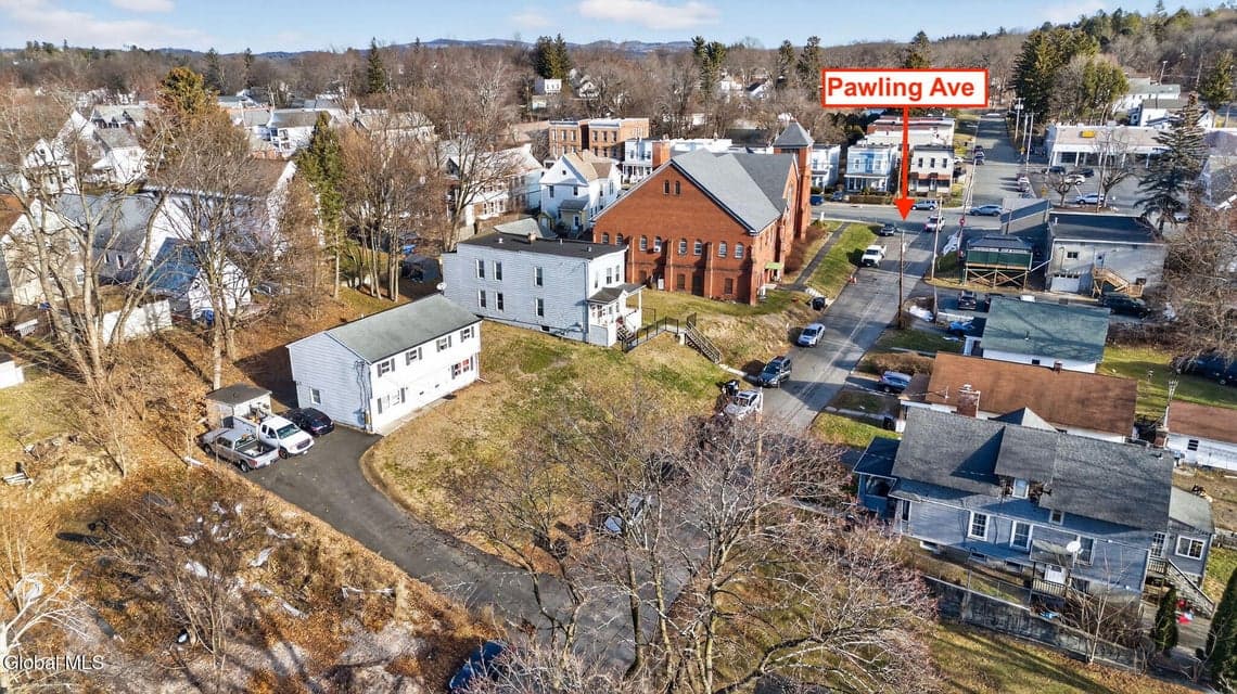 12 Woodlawn Court, photo 1