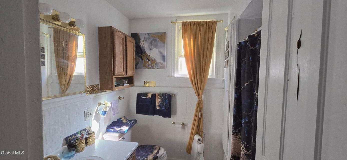 1054 Park Avenue, photo 5