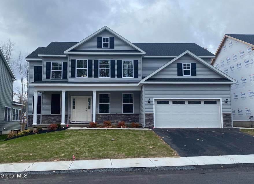 30 Tamarack Street, photo 1