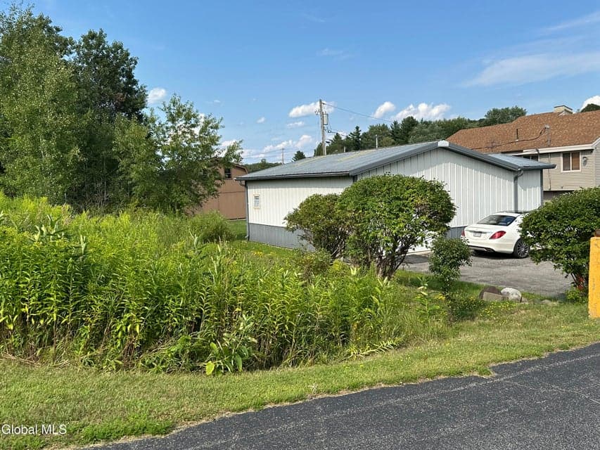 107 S Comrie Avenue, Johnstown, NY, photo 4