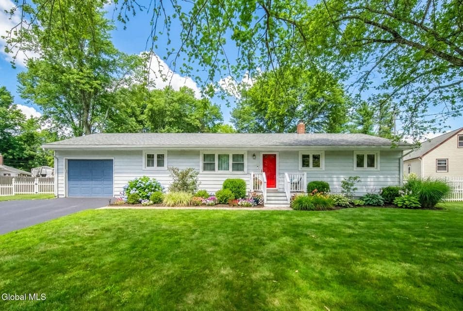26 Birchwood Drive, photo 1