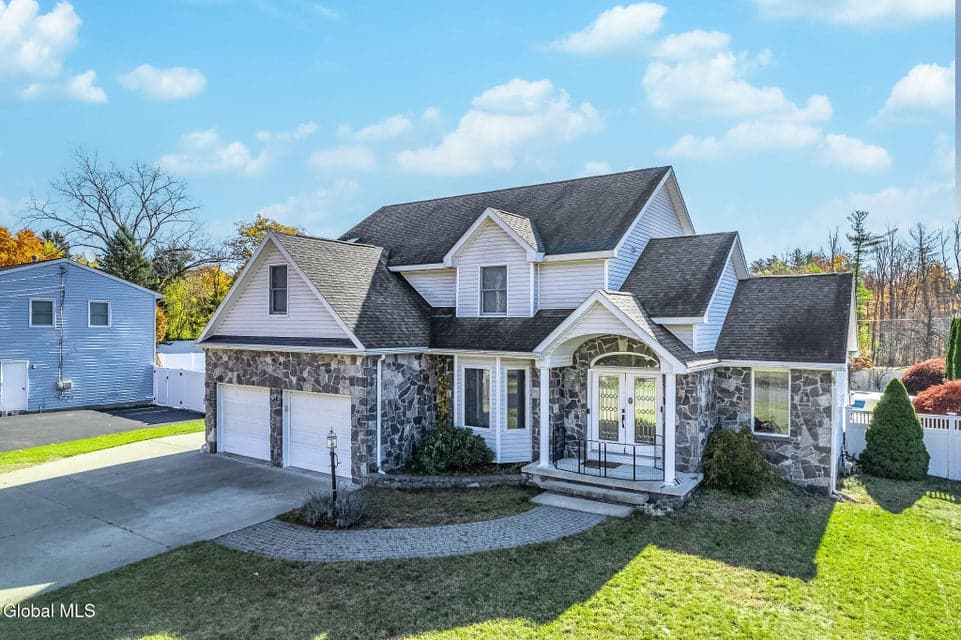 7 Theresa Ann Court