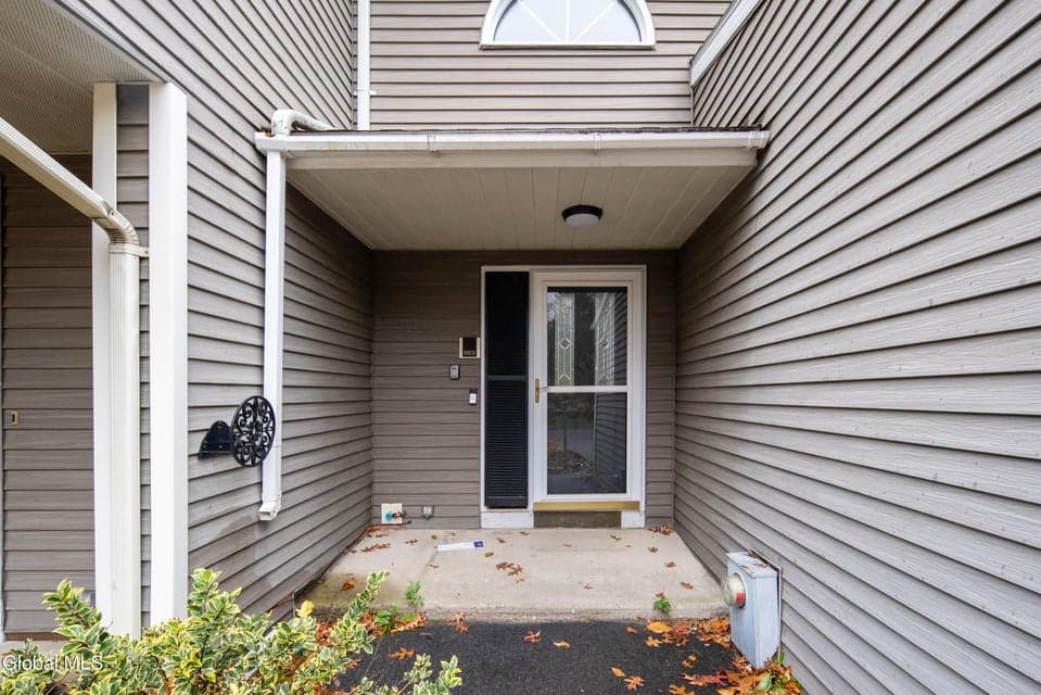 2013 Rosedale Way, photo 2
