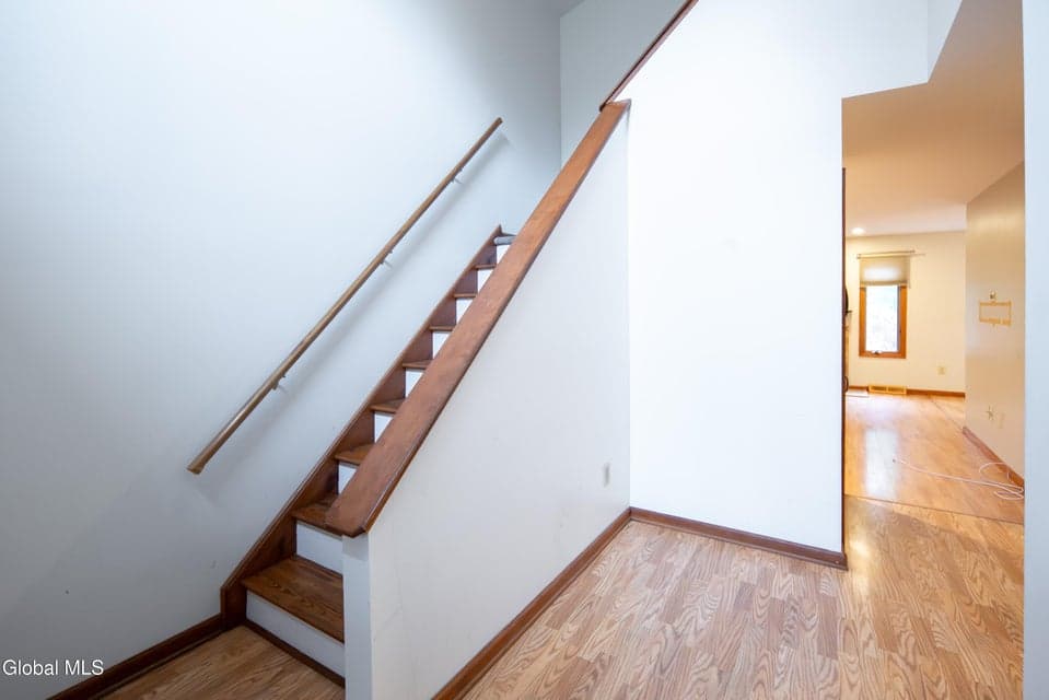 2013 Rosedale Way, photo 3