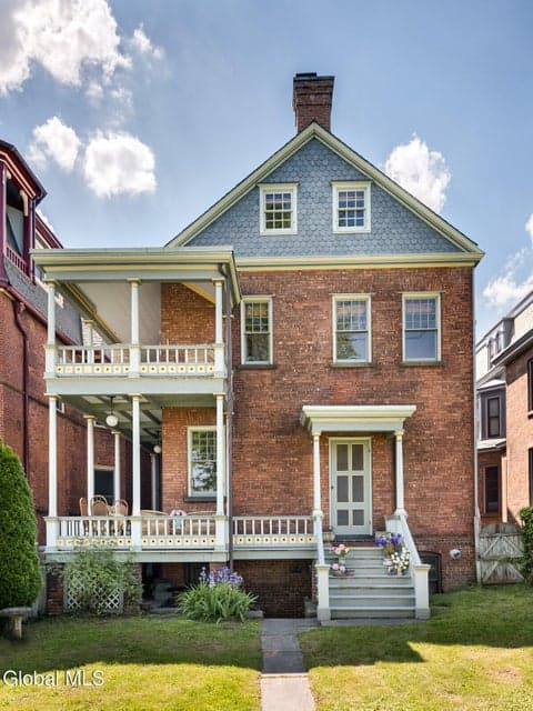 164 Grand Street, photo 3