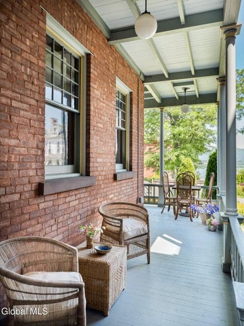 164 Grand Street, photo 5