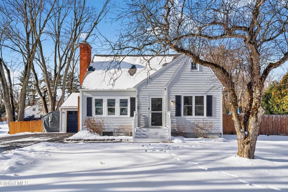 32 Buell Avenue, photo 1
