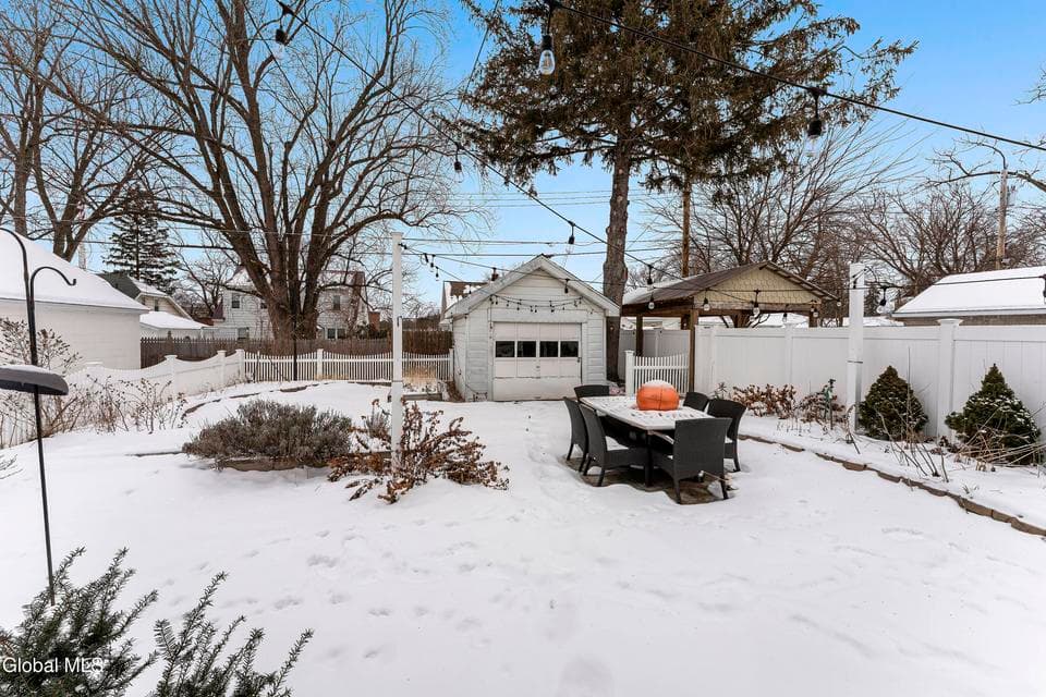 130 Rosemont Street, photo 3