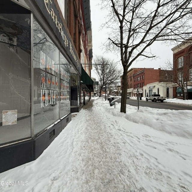 39 N Main Street, photo 3