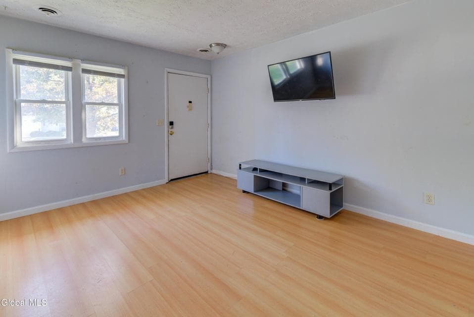 326J Cortland Street, photo 4