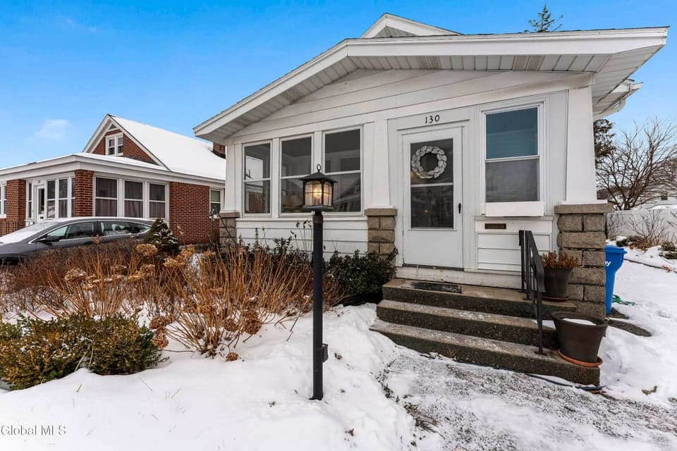 130 Rosemont Street, photo 1