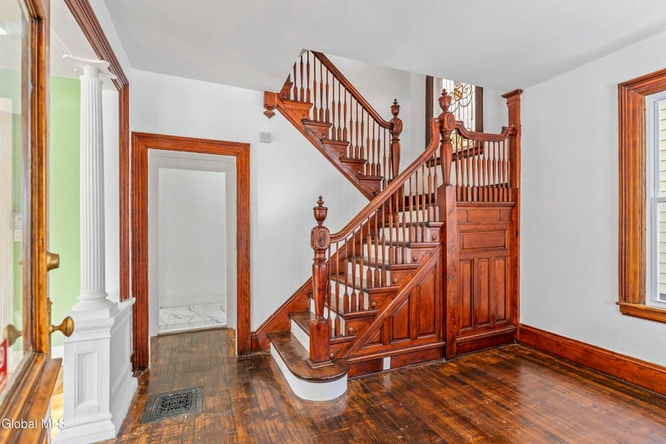 1027 Wendell Avenue, photo 4