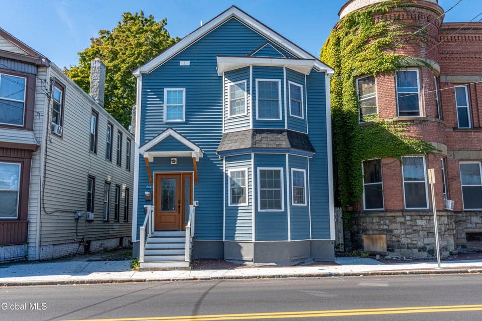 83 2nd Avenue, photo 1