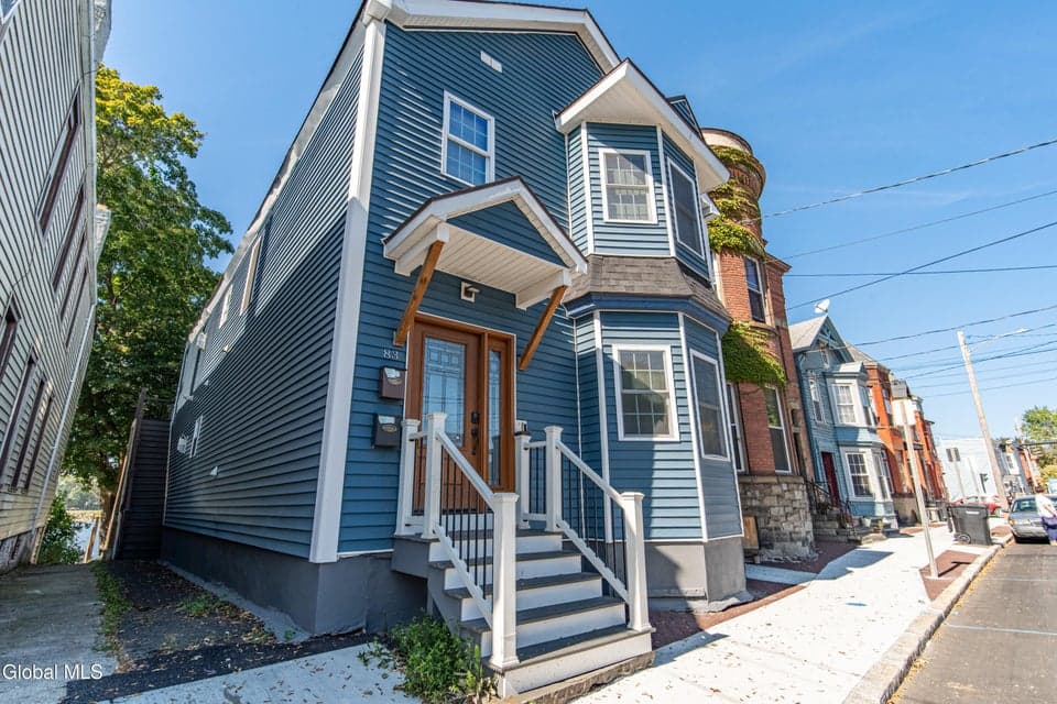 83 2nd Avenue, photo 2